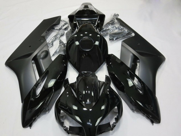 2004-2005 Matte and Gloss Black CBR1000RR Fairings
